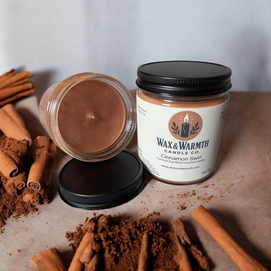 Vela con remolino de canela